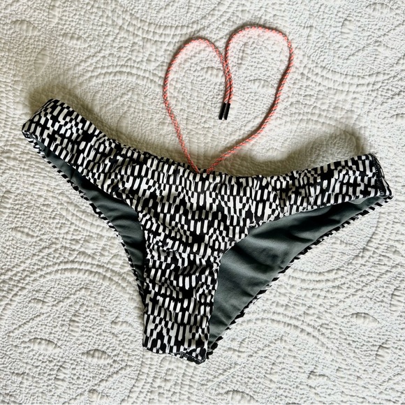 Jolyn Weston Bottoms - Picture 1 of 4